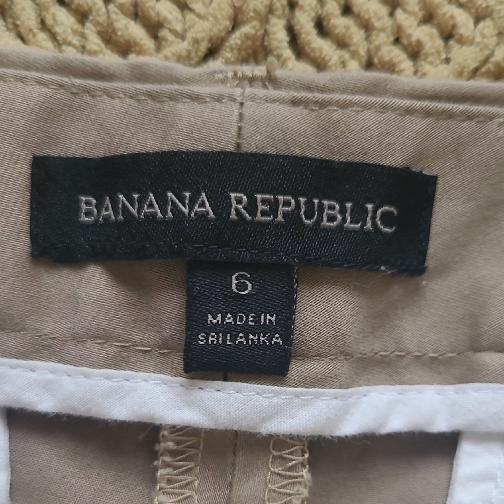 Banana Republic Khaki Avery Straight-Fit Sateen Cuffed Ankle Pant- Size 6 - Picture 7 of 10